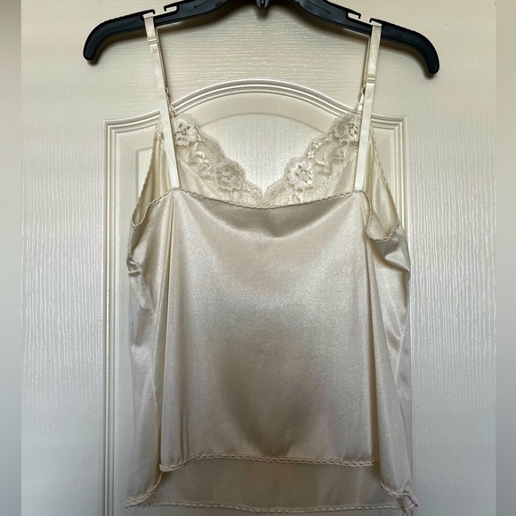 Vintage cream sweetheart lace top - Picture 2 of 3
